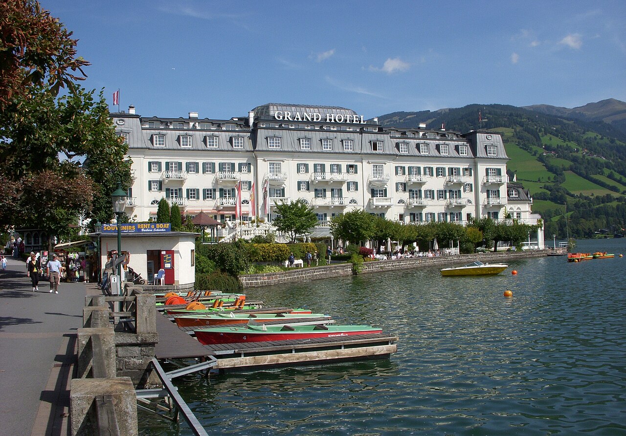 Bootsanleger beim Grandhotel