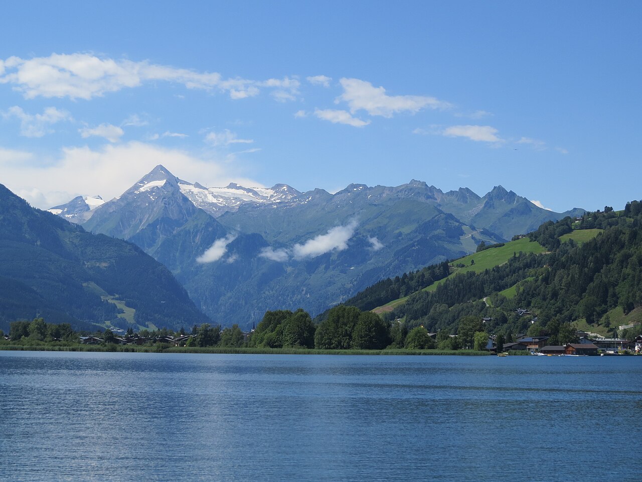 Blick über den See zum Kitzsteinhorn